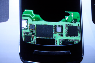 Illustration for article titled Motorola May 07 Mystery Phone Unveiling